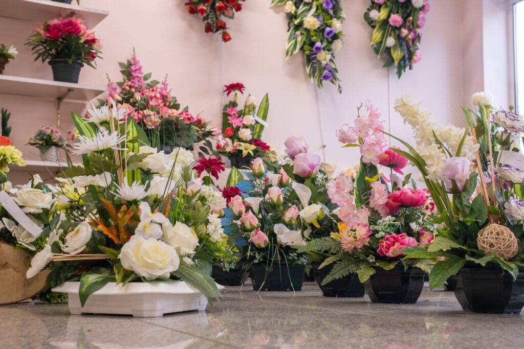 fleurs au magasin funeraire